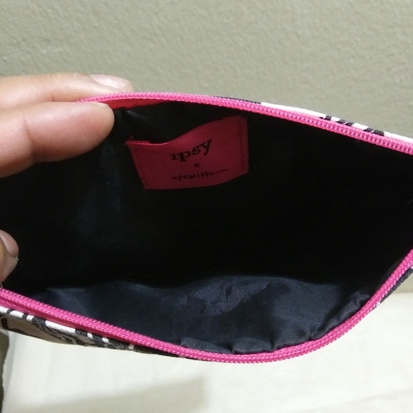 Ipsy Cosmetic Bag - Picture 9 of 16